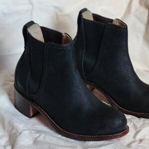 Adelente Black Bootie